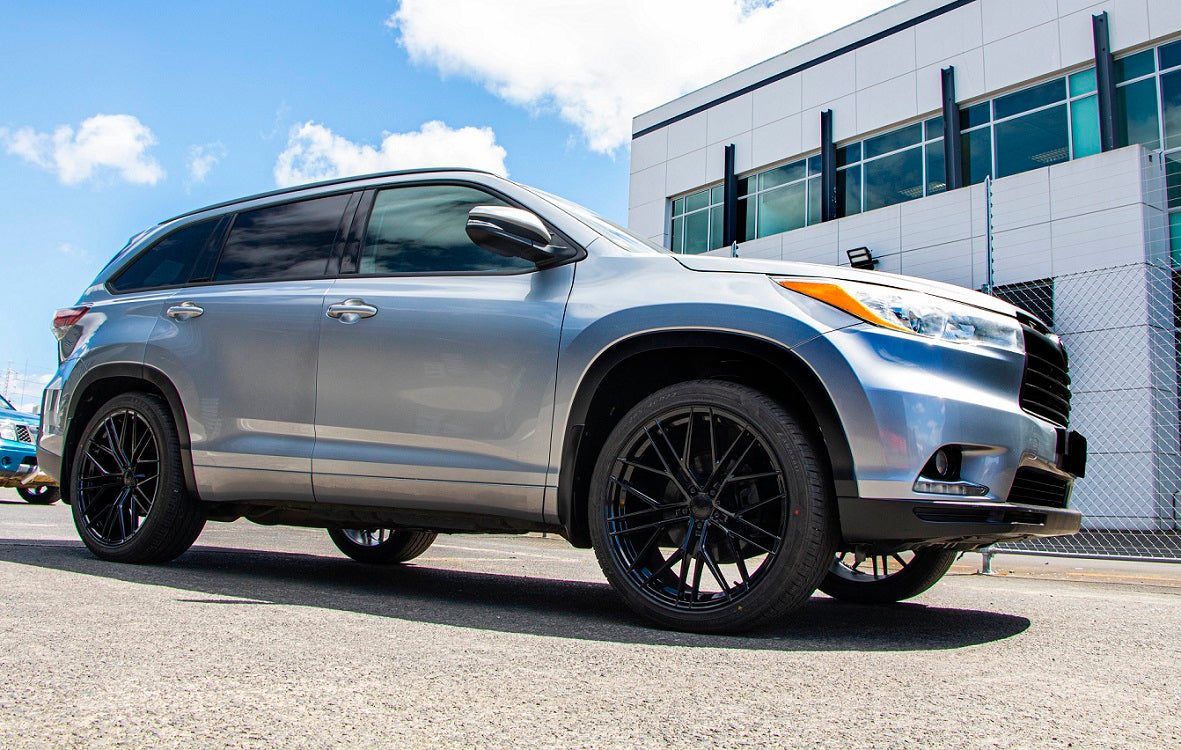 Toyota Highlander on BGW Prost