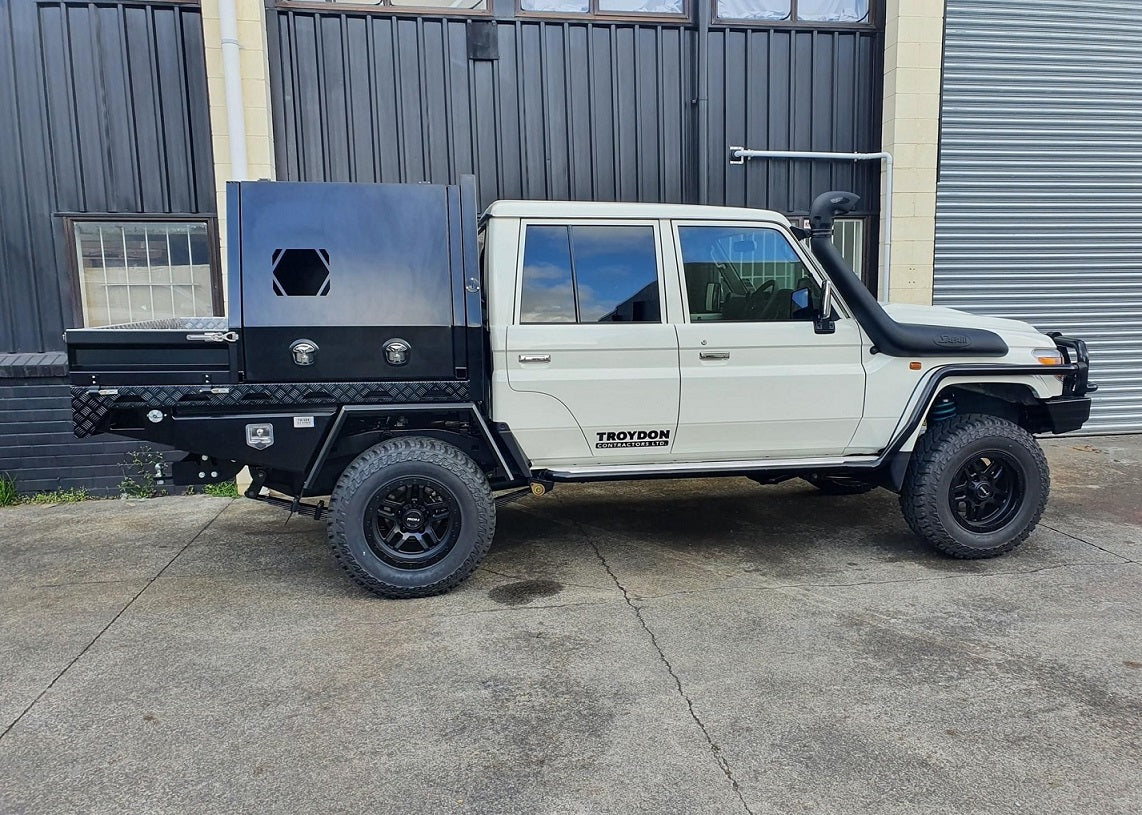 Toyota Land Cruiser 79 Series on ROH Hammer