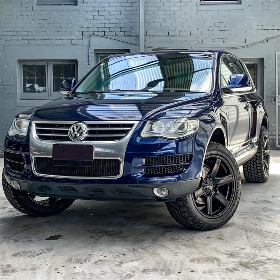 VW Touareg (2010) on BGW Beast