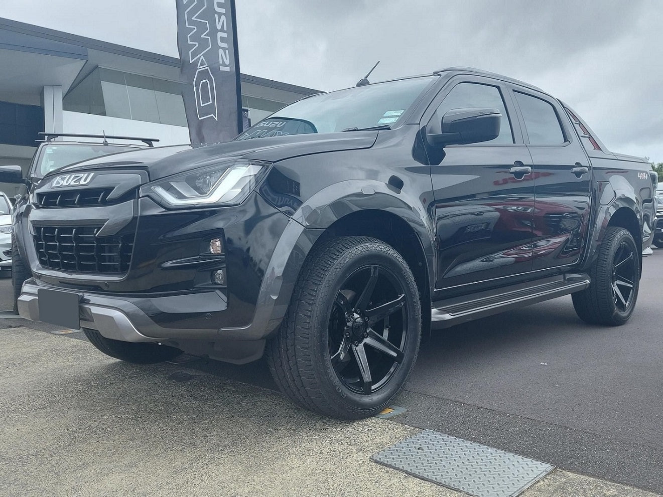 Isuzu D-Max on Covert RV2