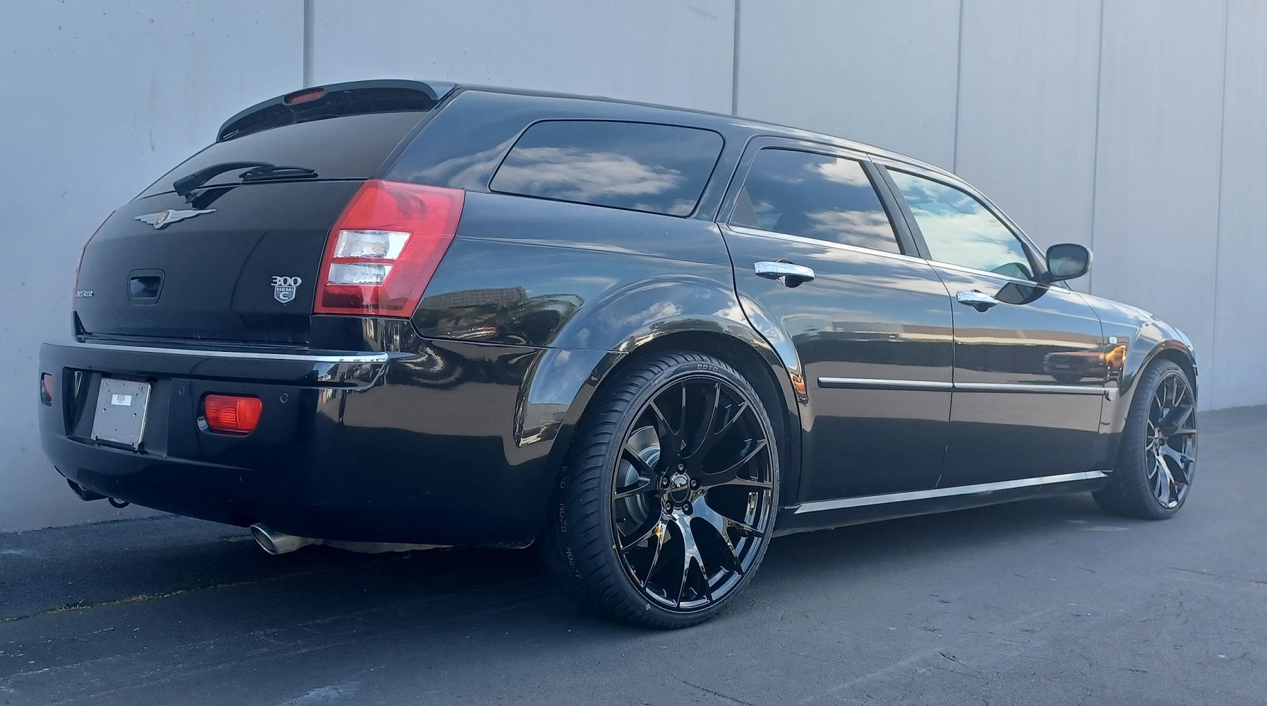 Chrysler 300C on BGW HCM