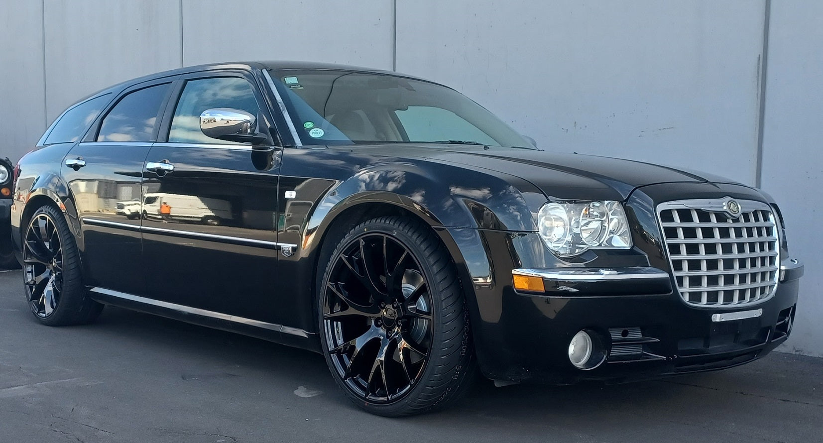 Chrysler 300C on BGW HCM