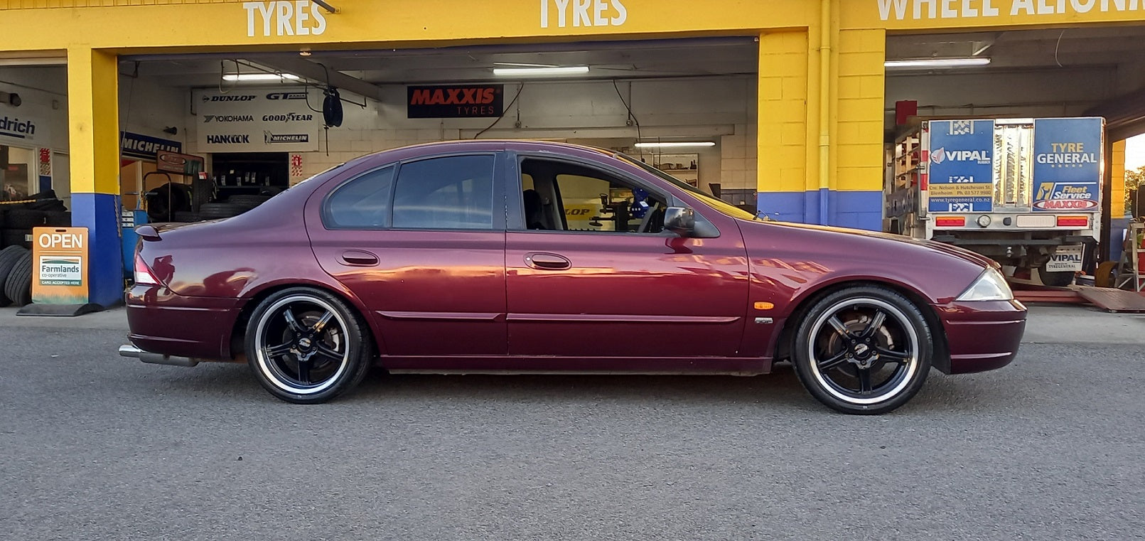 Ford Falcon AU (2000) on BGW Rampage