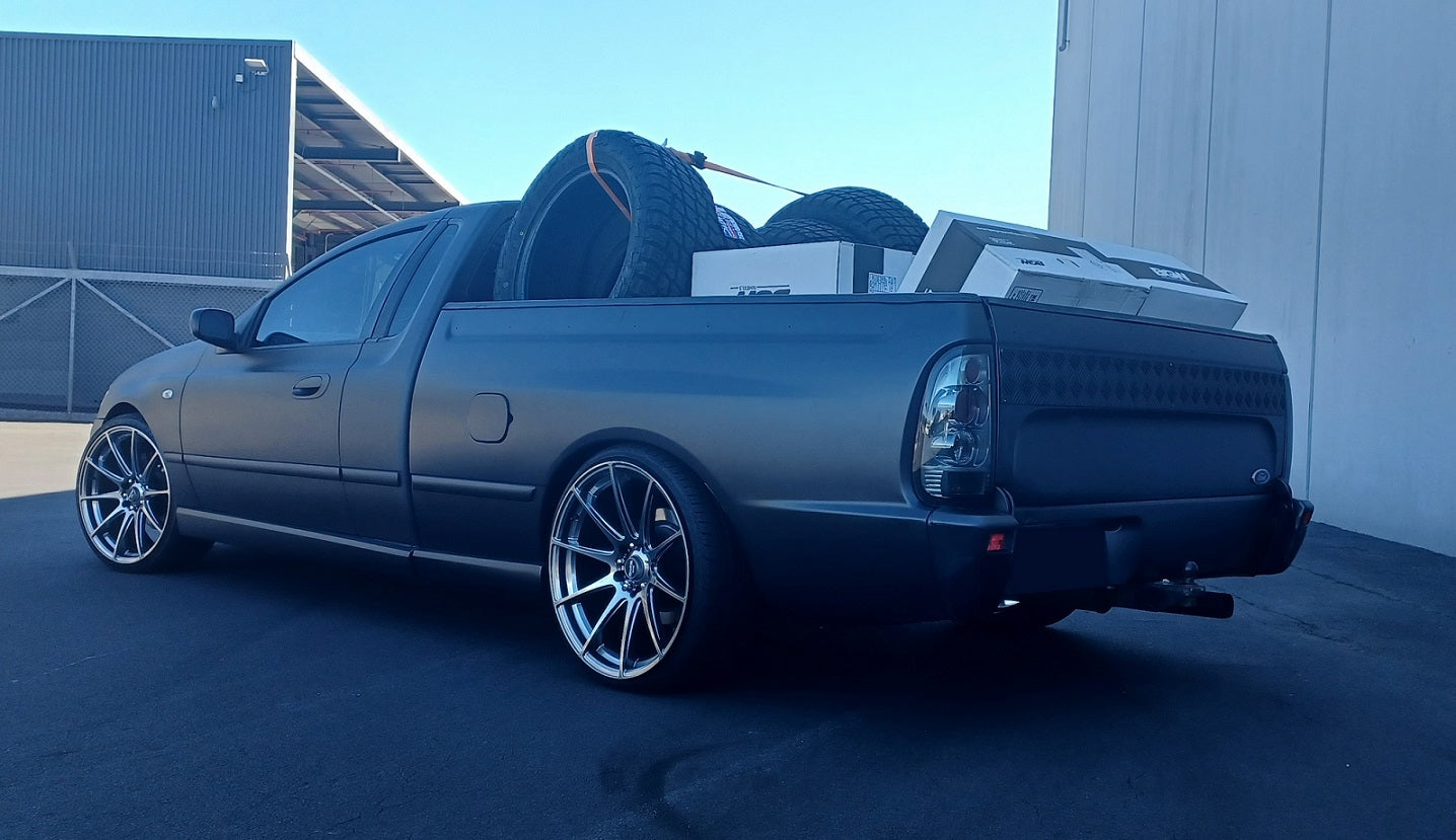 Ford Falcon ute on BGW Circuit