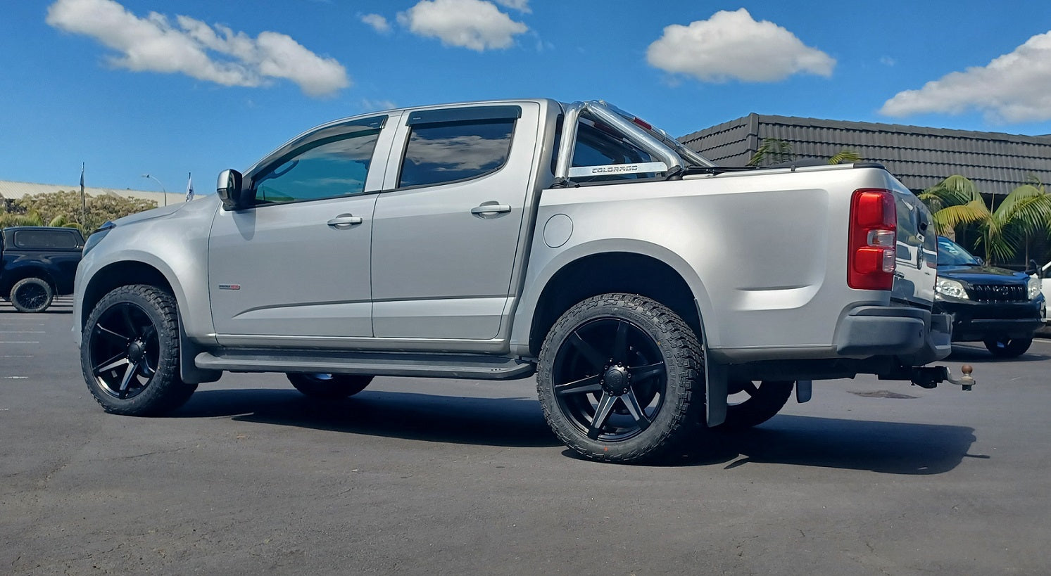 Holden Colorado on Covert RV2
