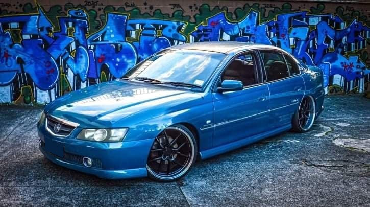Holden Commodore Calais (2004) on Covert CV4