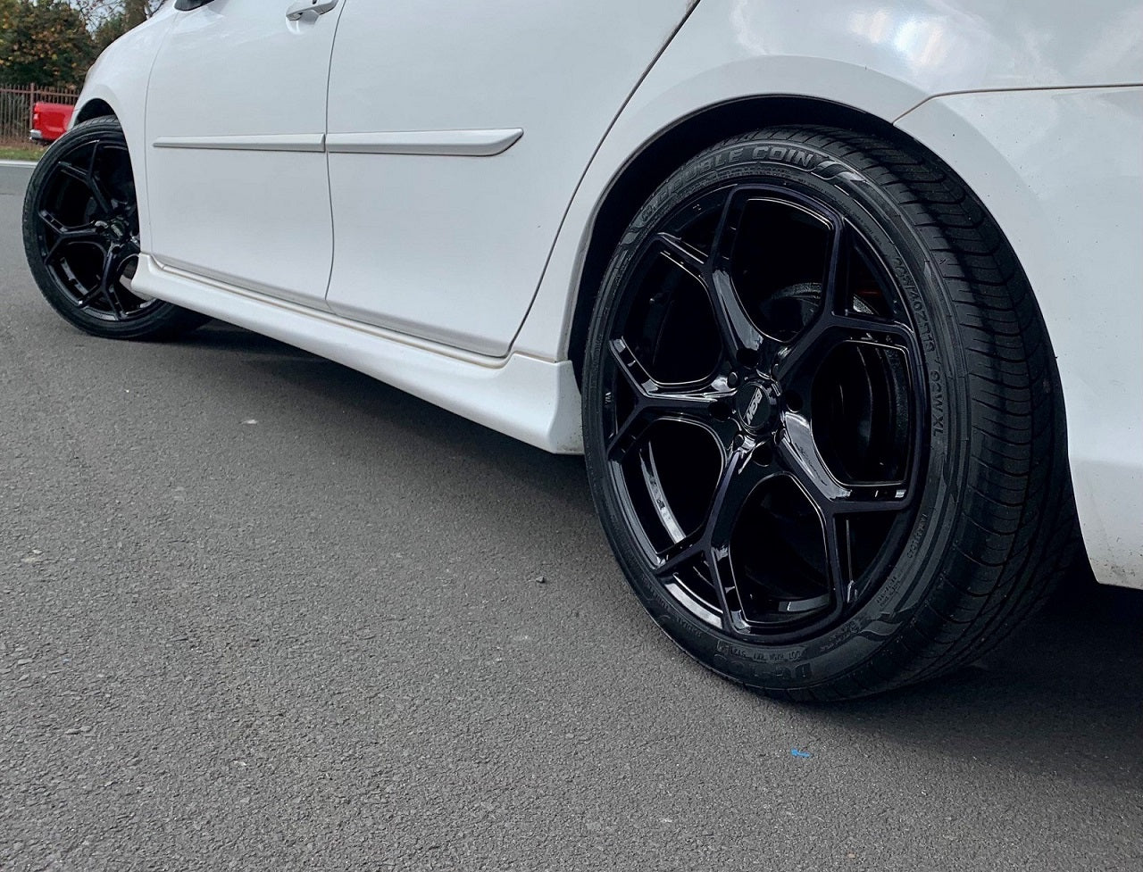 Toyota Corolla Fielder (2008) on 18" BGW Stinger