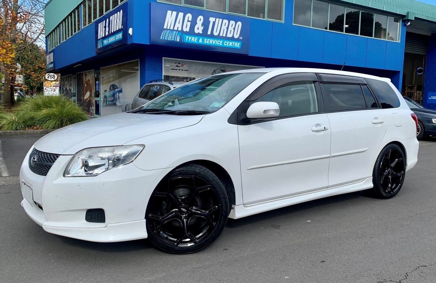 Toyota Corolla Fielder (2008) on 18" BGW Stinger