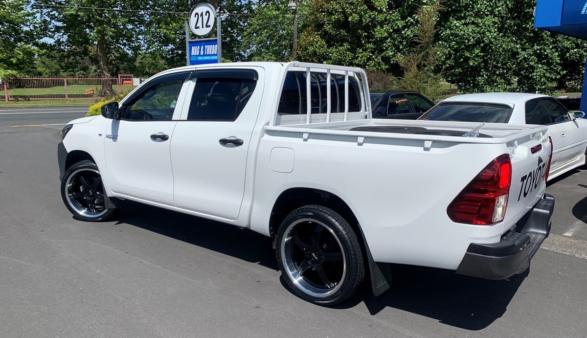 Toyota Hilux 2WD on 20" BGW Rampage