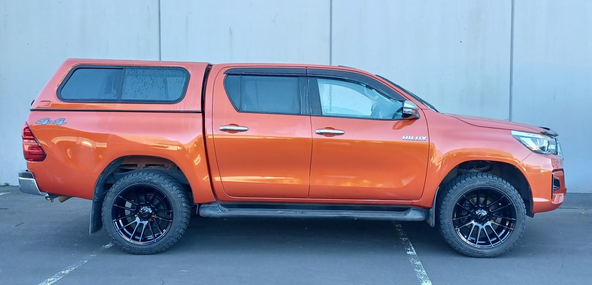 Toyota Hilux SR5 (2018) on BGW Shadow