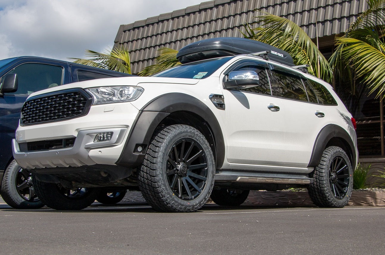 Ford Everest (2017) on BGW Cruze