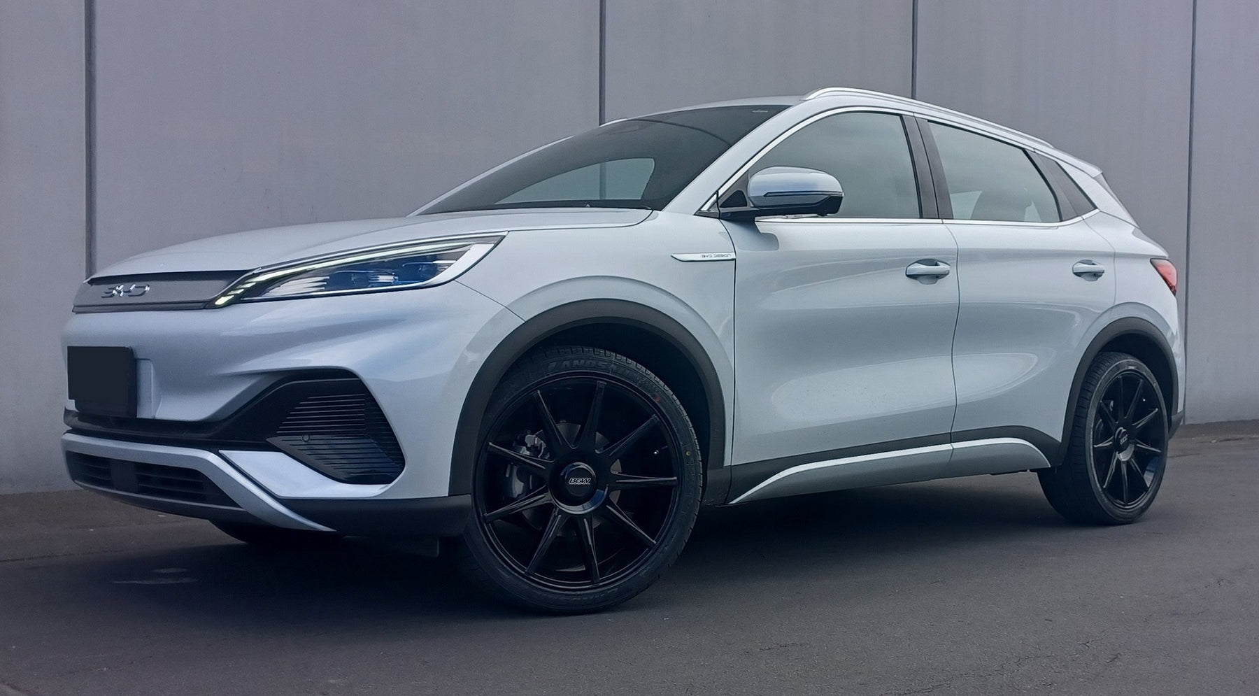 BYD Atto 3 (2022) on 20" BGW Tech 9