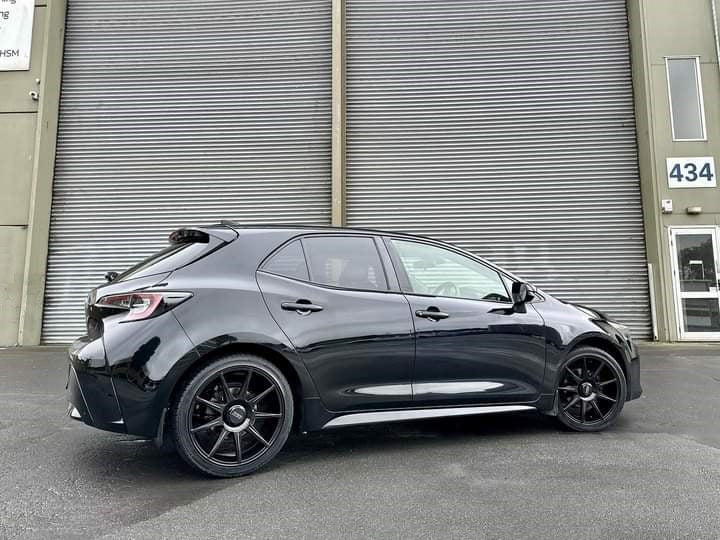Toyota Corolla (2018) on 18" BGW Tech 9