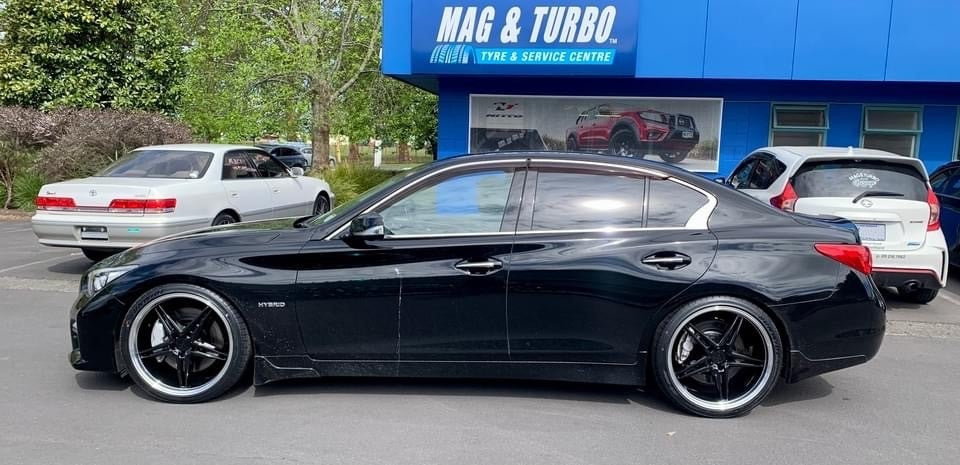 Nissan Skyline 350GT (2014) on 20x8.5" Covert CV5
