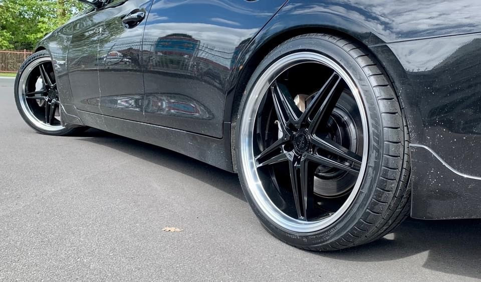 Nissan Skyline 350GT (2014) on 20x8.5" Covert CV5