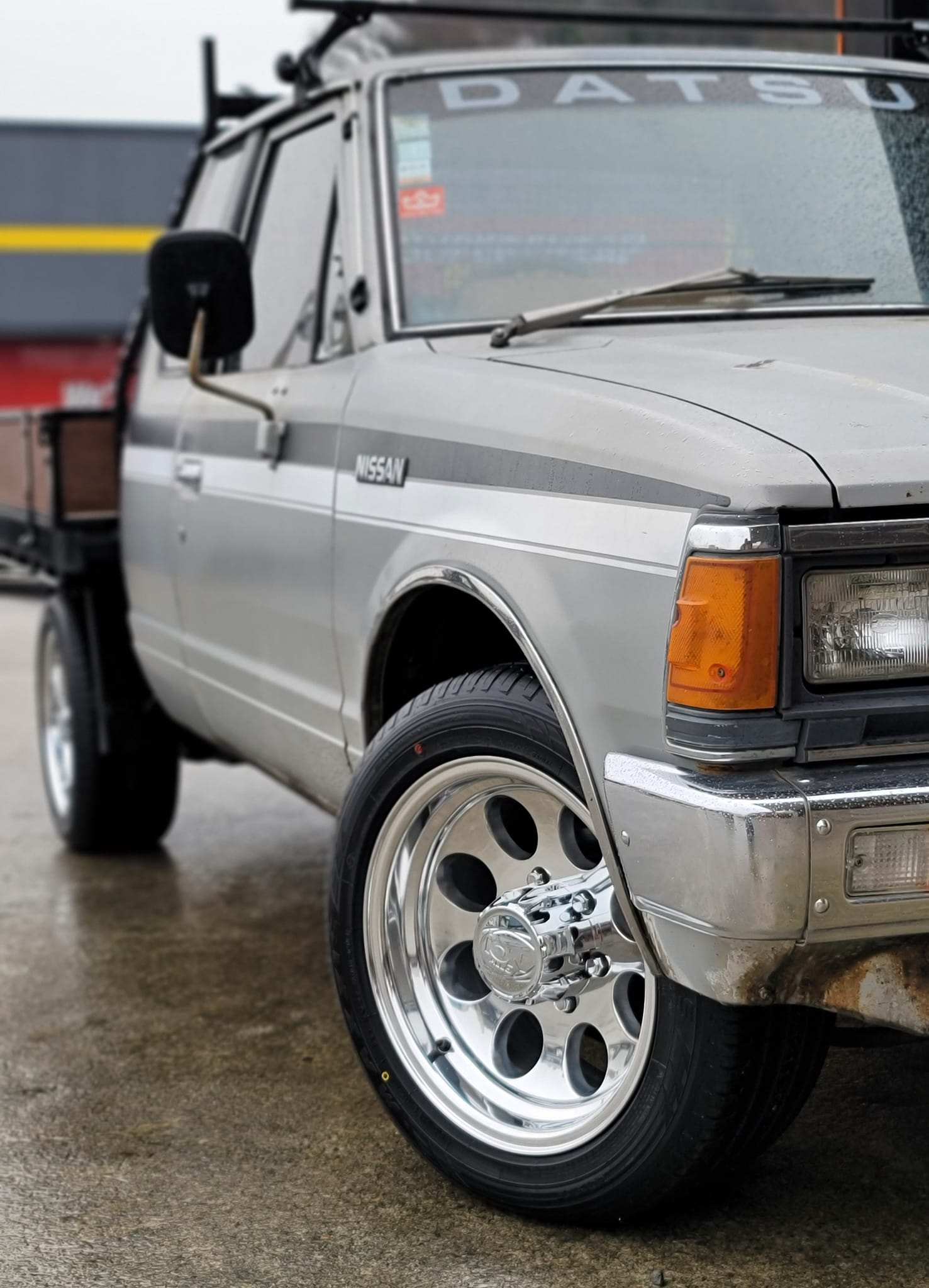 Nissan 720 King Cab (1984) on 16x8" ION 171