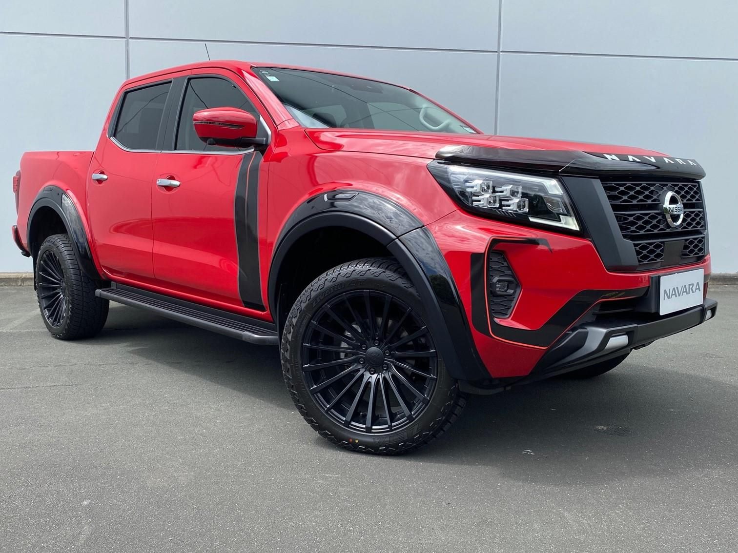 Nissan Navara STX Flared on 20" Covert RV1