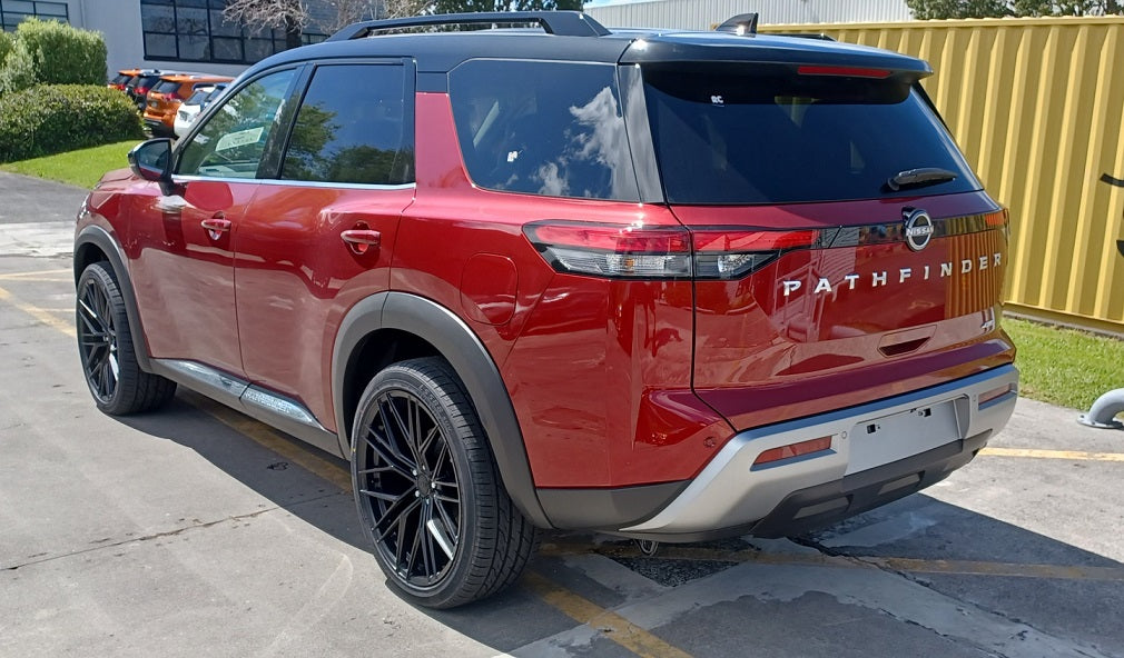 Nissan Pathfinder (2023) R53 on 22" BGW Prost