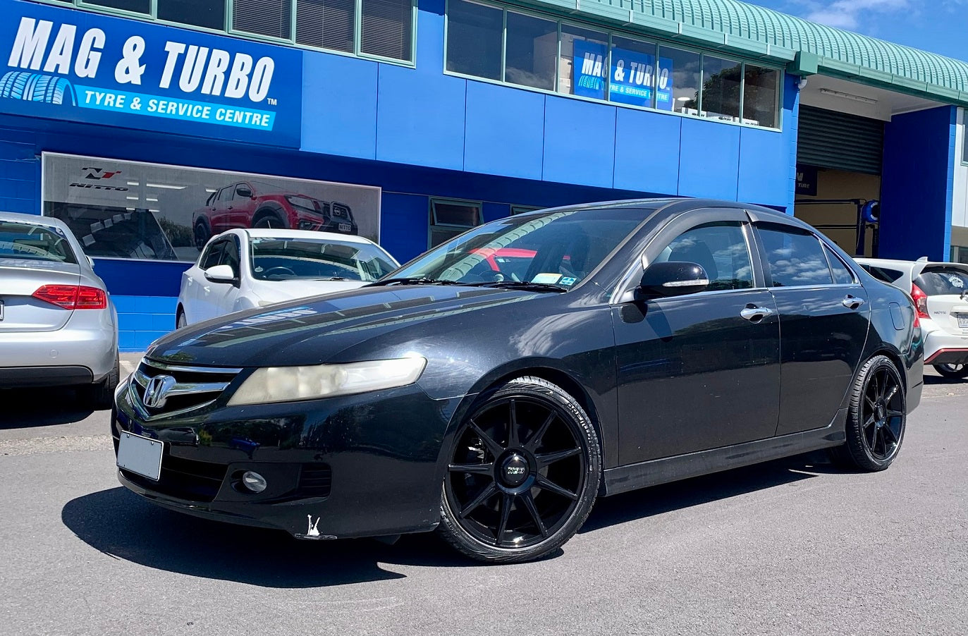 Honda Accord (2006) on 18" BGW Tech 9