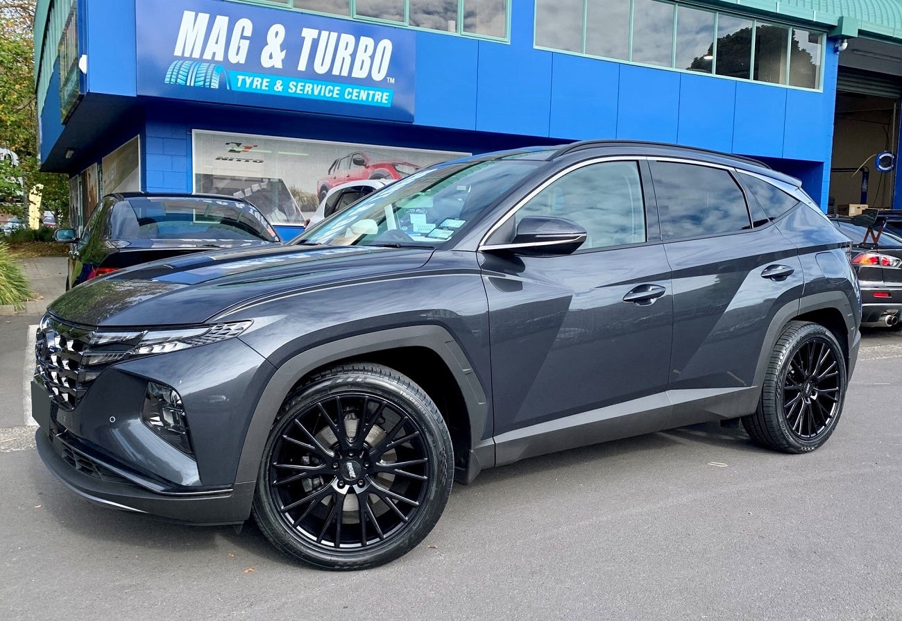 Hyundai Tucson (2022) on BGW Blackhawk