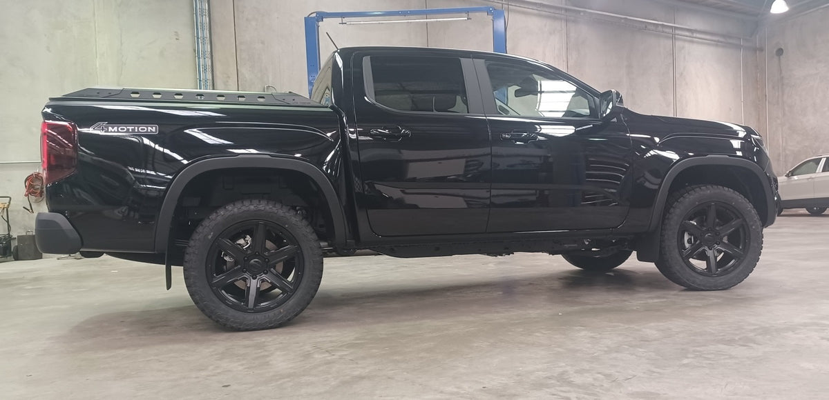 VW Amarok (2023) on BGW Legend