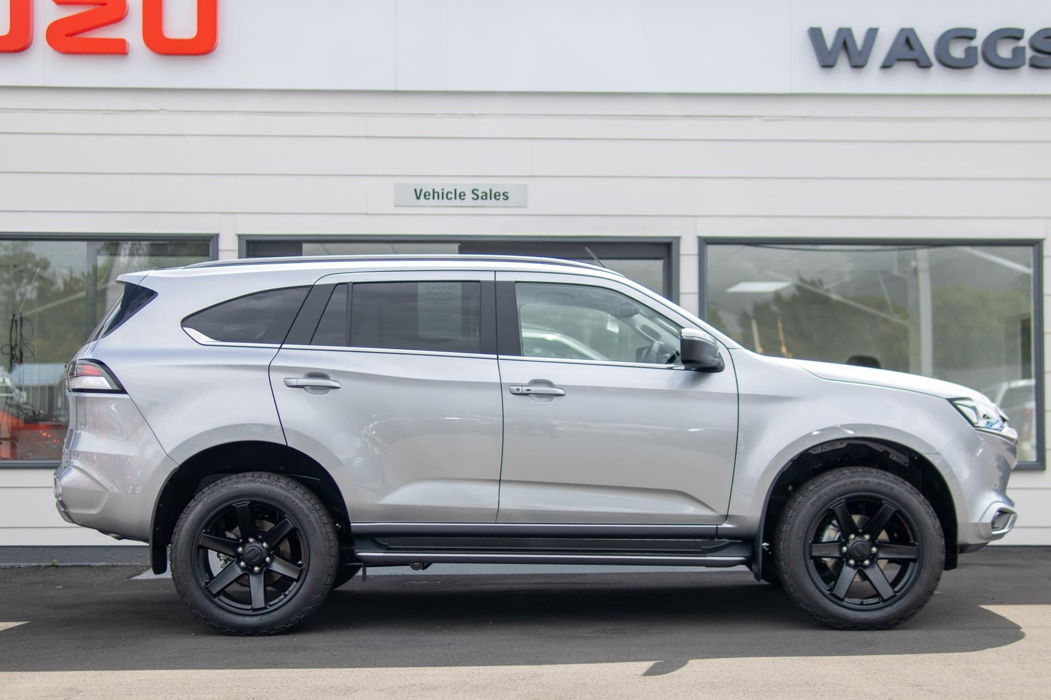 Isuzu MU-X (2021) on BGW Beast
