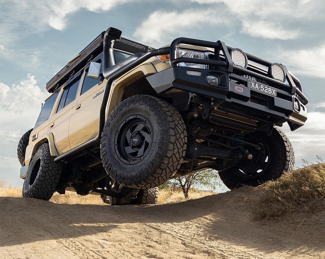Toyota Land Cruiser 76 Series on ROH Vulcan