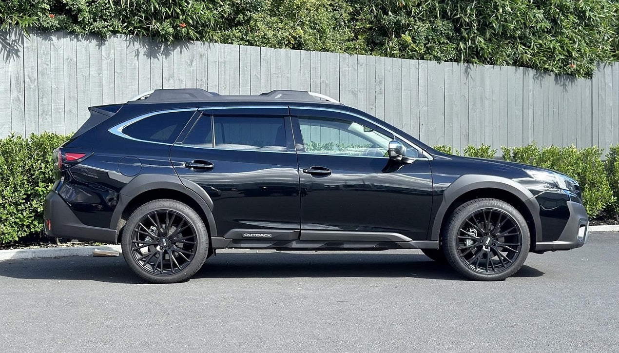 Subaru Outback (2023) on BGW Blackhawk