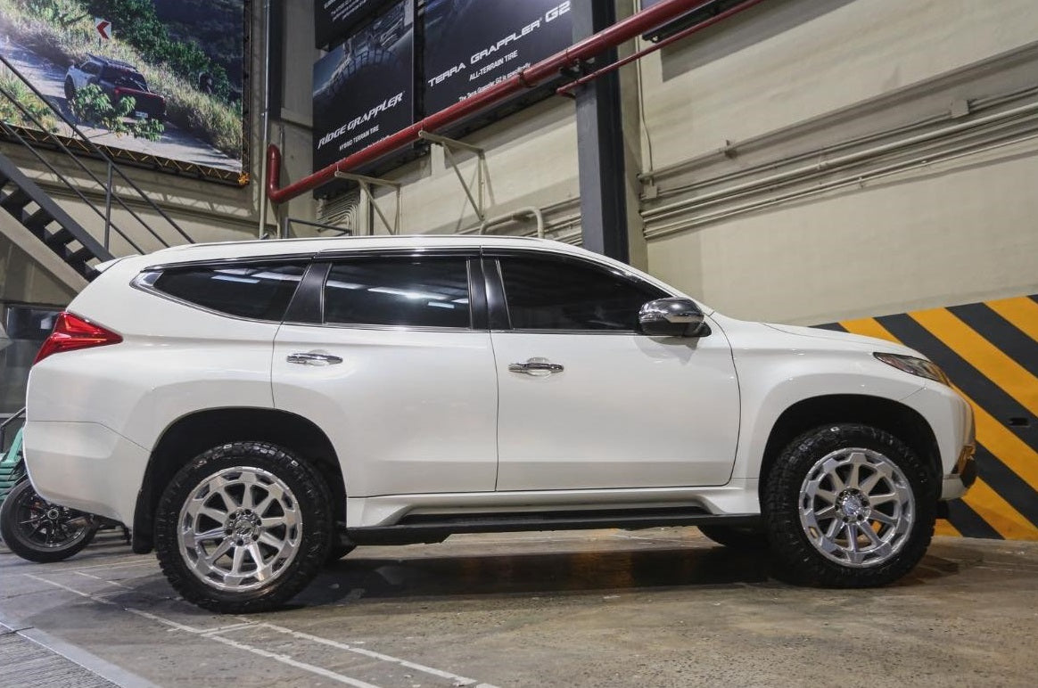 Mitsubishi Pajero Sport on Black Rhino Rotor